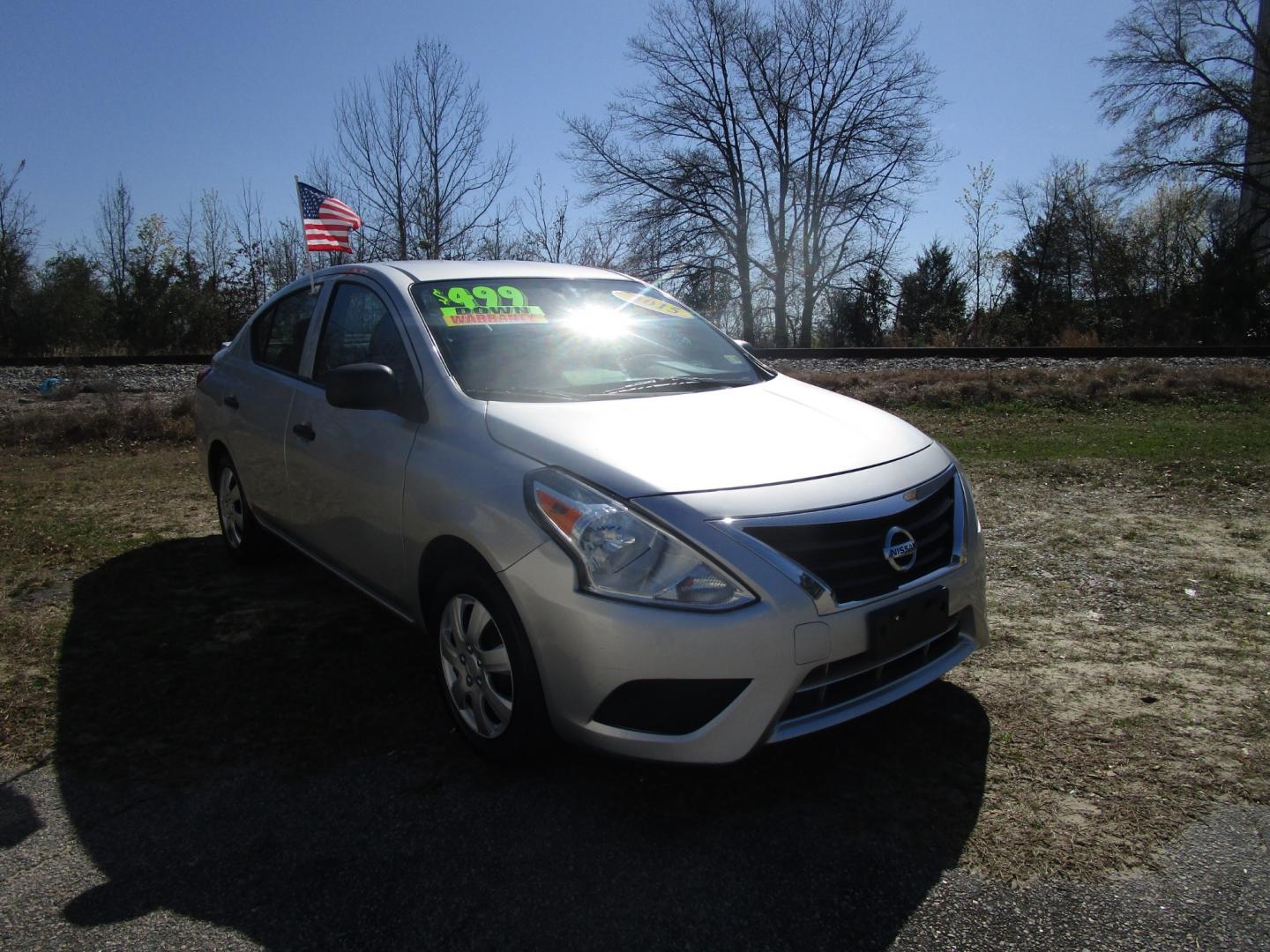 2015 Silver Nissan Versa 1.6 S 5M (3N1CN7AP9FL) with an 1.6L L4 DOHC 16V engine, 5-Speed Automatic transmission, located at 2553 Airline Blvd, Portsmouth, VA, 23701, (757) 488-8331, 36.813889, -76.357597 - Down Payment: $499 Weekly Payment: $90 APR: 23.9% Repayment Terms: 42 Months ***CALL ELIZABETH SMITH - DIRECTOR OF MARKETING @ 757-488-8331 TO SCHEDULE YOUR APPOINTMENT TODAY AND GET PRE-APPROVED RIGHT OVER THE PHONE*** - Photo#3